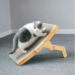 cat scratcher bed post in wood - smart cat toys